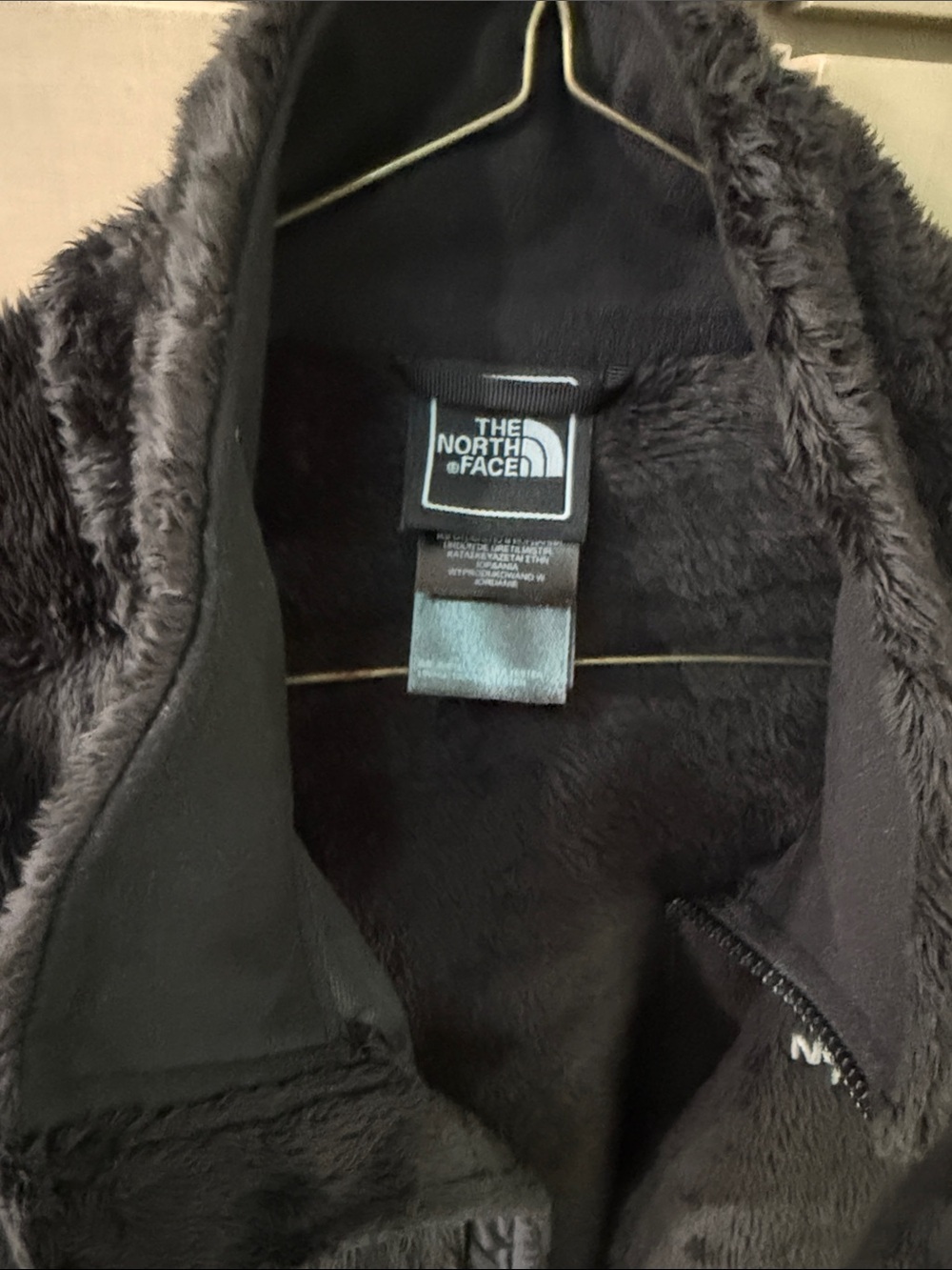 Women Jacket Subcategory Classification - Picture 2 of 4